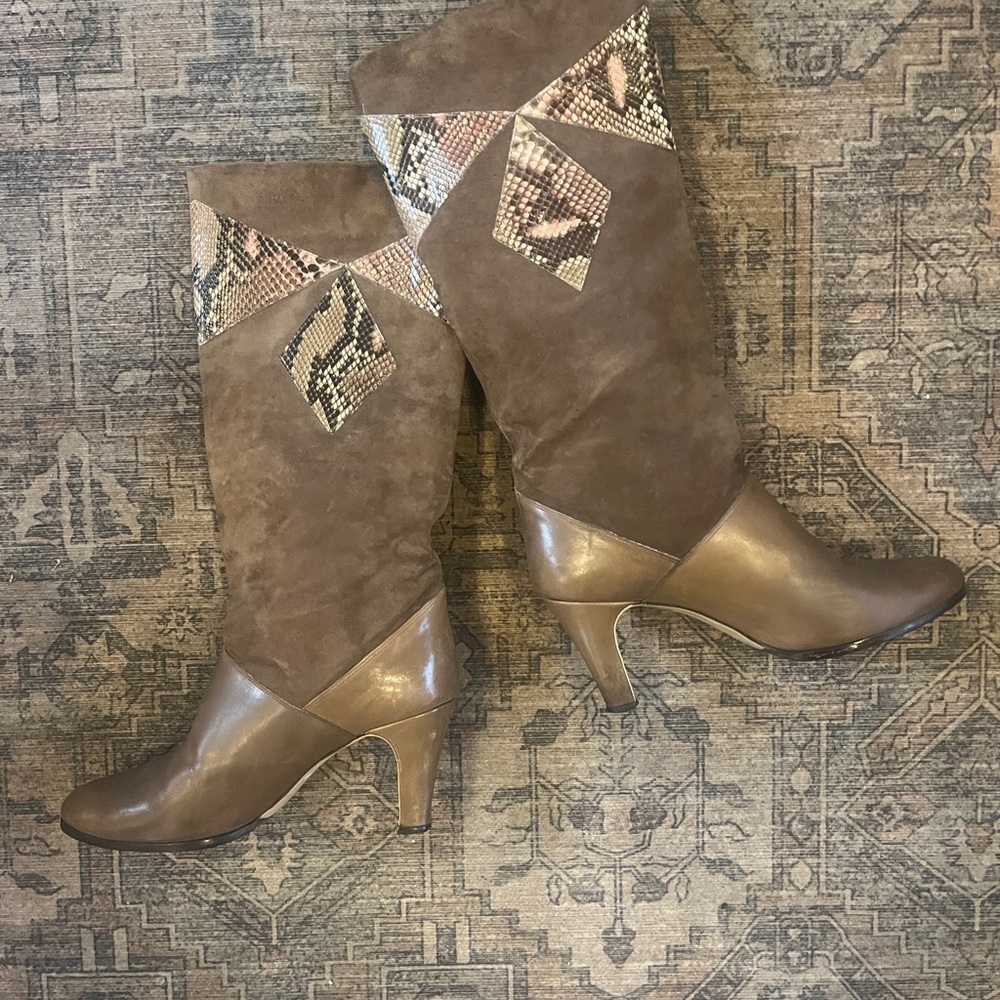 Vintage Brown Leather and Suede Boots Sz 8 - Picture 6 of 14